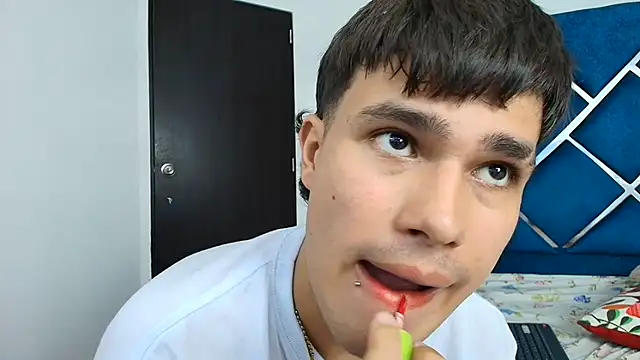 EdwinBoys: απευθείας συνομιλία ΧΧΧ