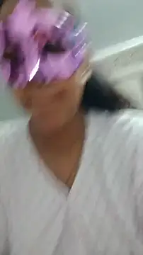 Shivani_hotty Adlı Modelin Canlı XXX Sohbeti