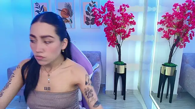 Rainy_doll élő XXX-chatje