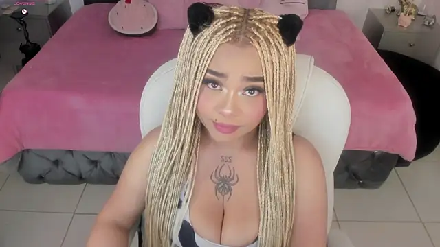 Chat XXX en directo de conny__curly
