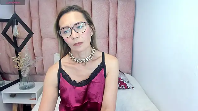 Issa_Milf__ Obrolan Langsung XXX
