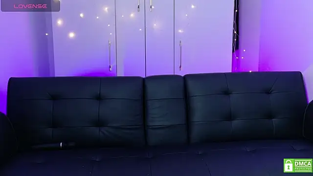 Sara_Falak élő XXX-chatje