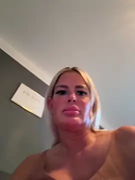 Show de Juliaboobqueen na webcam