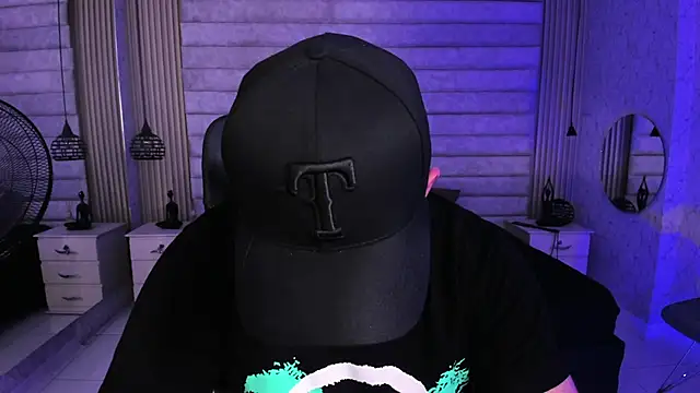 jhon_bear03 élő XXX-chatje
