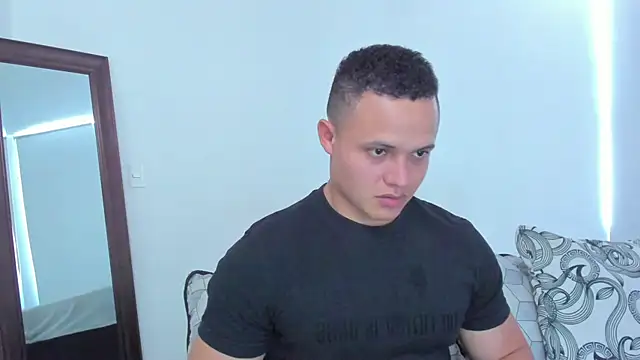 KingLevi01: απευθείας συνομιλία ΧΧΧ