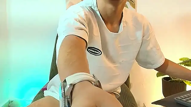 Eliassalvatore_ 网络视讯表演