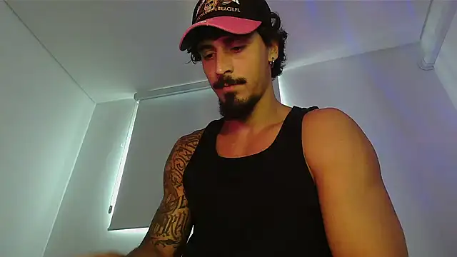milkoffe live XXX chat