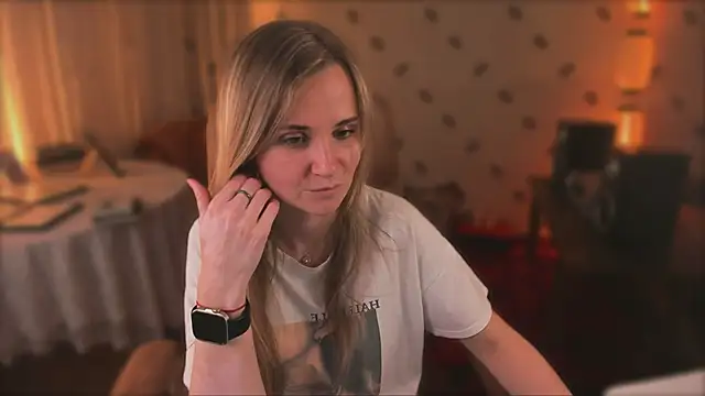 Онлайн чат XXX MiaSparkes
