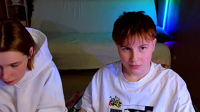 two_gerls_here's Webcam Show