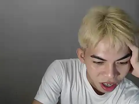 Urhotsilverboy Show Webcam