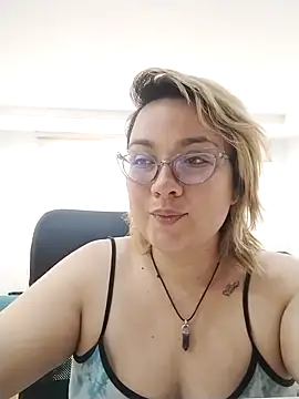 AnyaLuxx Chat XXX live