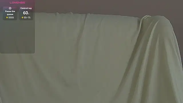 ZoeSkyee Webcam show