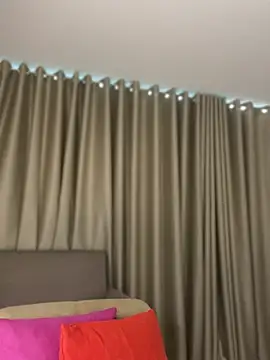 Zandrina Adlı Modelin Canlı XXX Sohbeti