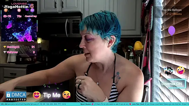 Chatroom XXX en direct de YogaHottie76