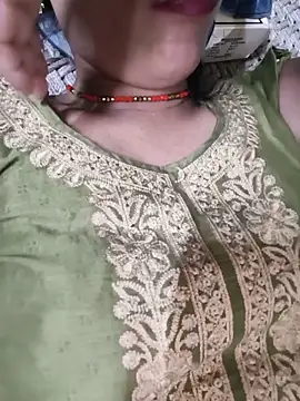 Show modela Eshwari_Chopra na web-kameri