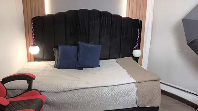 LiaMonroee_ Chat XXX live