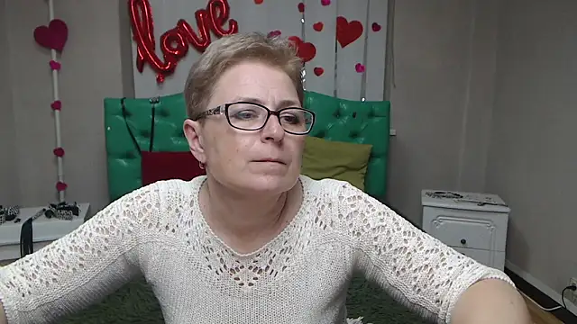 EmiliaGree: онлайн-секс-чат