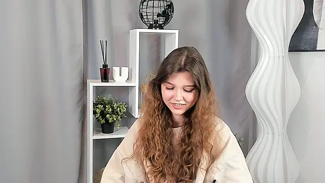 EneidaPhu's Live XXX Chat
