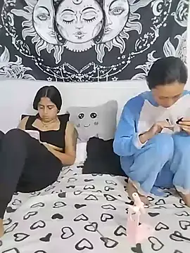 abby_n_emily's Live XXX Chat