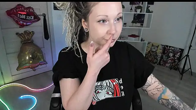 Chatroom XXX en direct de HoneySallyMoore