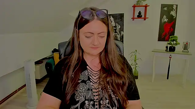 Chat +18 de MistressDarrah ao vivo