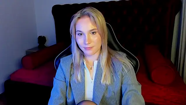ElaraVoltage Live XXX Chat