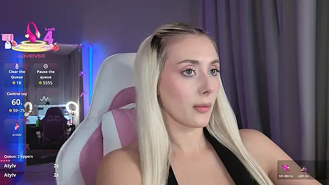 LoryWood's Webcam Show
