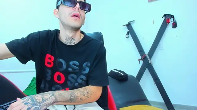 boy_max_latinn Webbikameraesitys