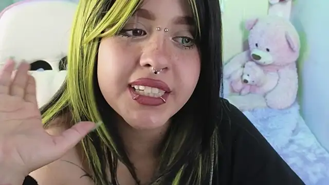 دردشة NekoWaifu الجنسية المباشرة