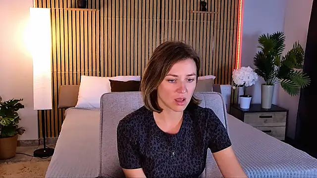 Chat +18 de EmeraldGlow ao vivo
