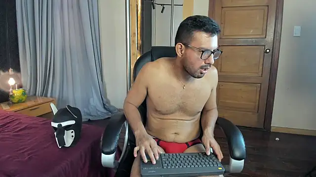 XXX chat uživo modela JacobWestt