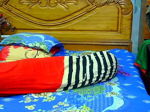 Horny_Doll24 网络视讯表演