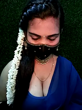 Nithyatamiln Live XXX chat