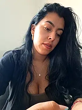 Chat XXX en directo de Luianna