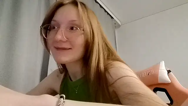 LauraTurber: вебкам-шоу