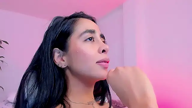 sophierooy22 Adlı Modelin Canlı XXX Sohbeti