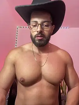 magnumchris Adlı Modelin Canlı XXX Sohbeti