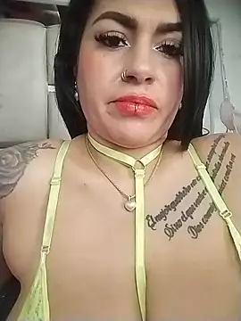 chelaqueen_ élő XXX-chatje