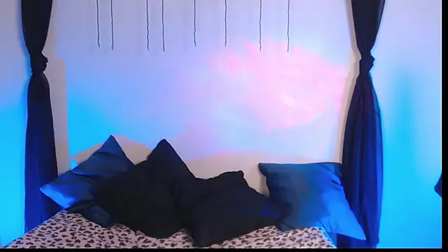 XXX chat uživo modela Agatha_Tenebris