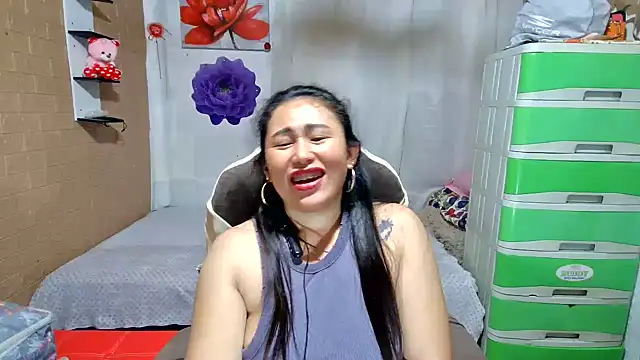 XXX chat uživo modela Filipina_Desire