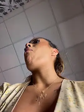 MystiqueXXX's Live XXX Chat