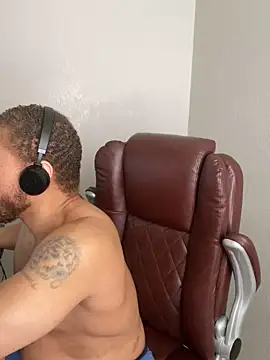 Fathero1time Live XXX-Chat