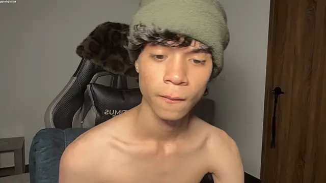 OopsAgain_ 在線直播表演