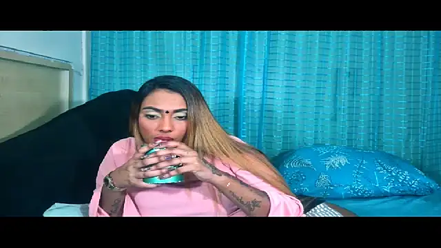 sexyindianchic Adlı Modelin Canlı XXX Sohbeti