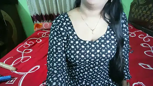 BengaliQueenStar Adlı Modelin Canlı XXX Sohbeti