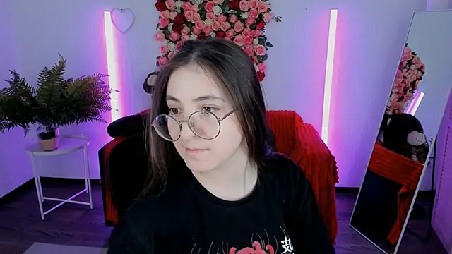 VirtuallVoyant Chat XXX live