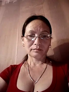 Chat +18 de Cucci07 ao vivo