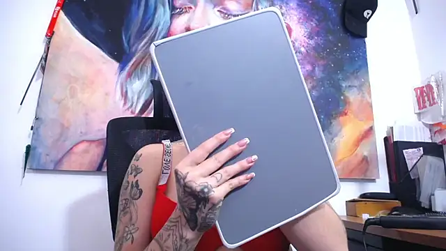 XXX chat uživo modela SCARLETT_INK_