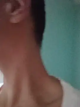 Trashy33 Show in webcam