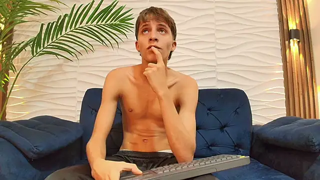Pavo_tv Show Webcam